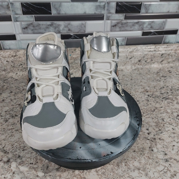 Air custom mickey mouse size 8.5 - Picture 2 of 6